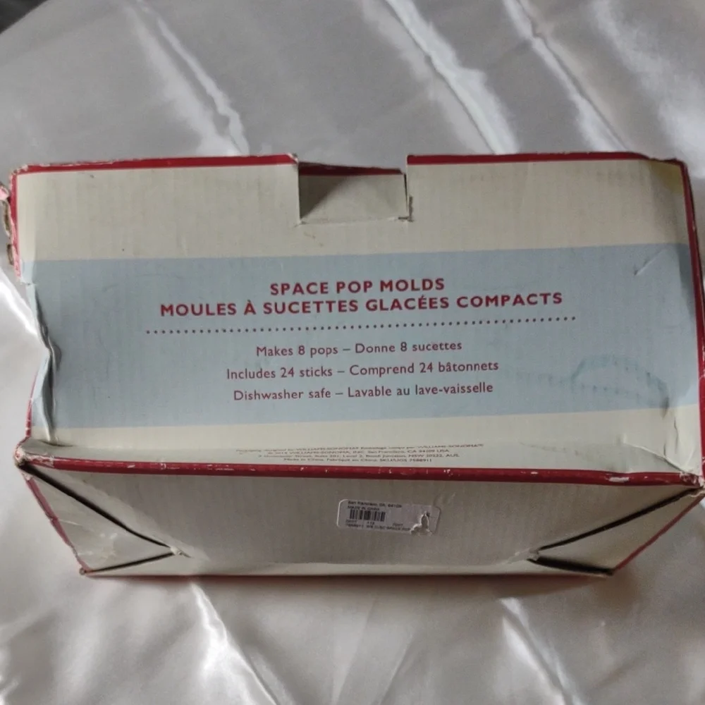 Williams Sonoma Space Pop Molds - New In Beat Up Box 😀